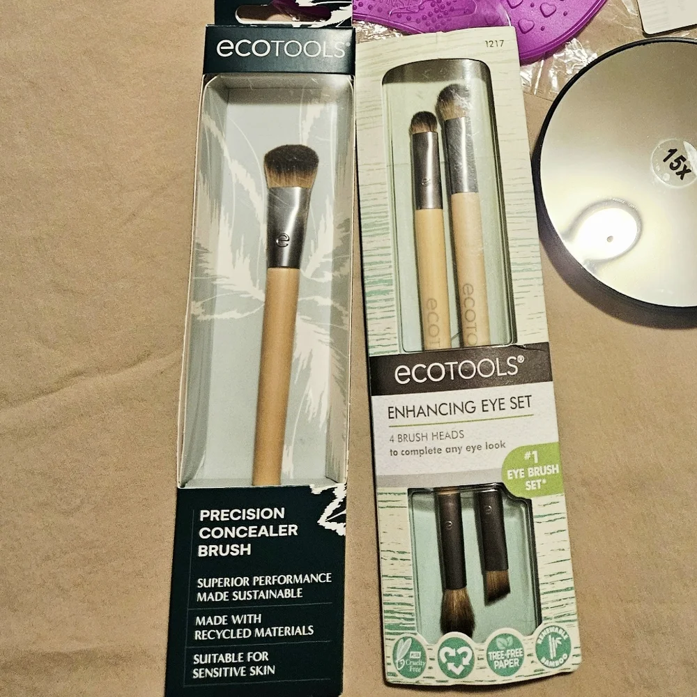 Ecotools Makeup brushes + Unbranded magnifying mirror & brush cleaning mat